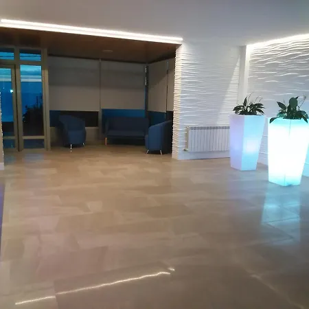 Miramar 2** Superior Hotel 2*