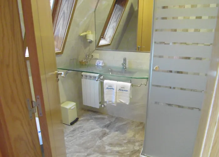 Otel Miramar 2** Superior