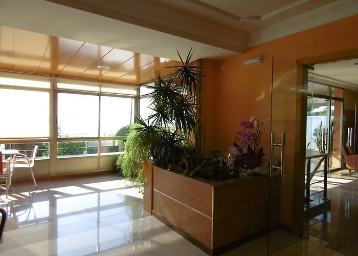 Otel Miramar 2** Superior 2*